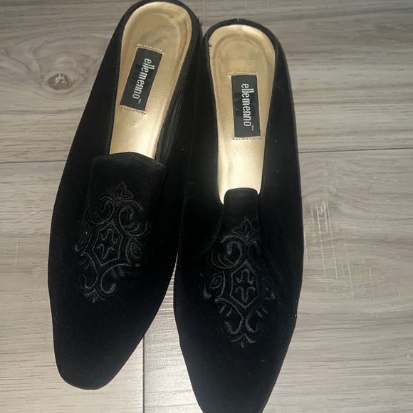 Ellemenno Suede Slides/ Mule - Picture 2 of 4